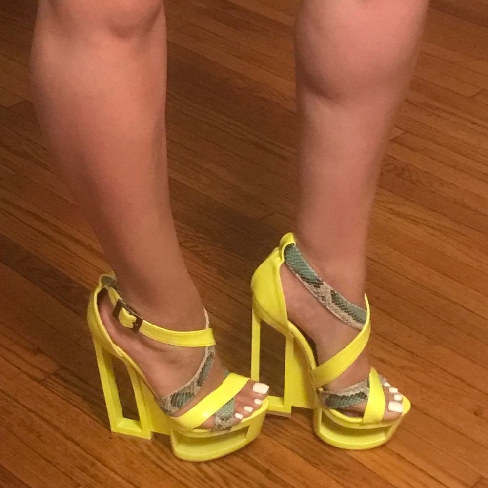 COPY - I mean, really... do these beauties need details💘